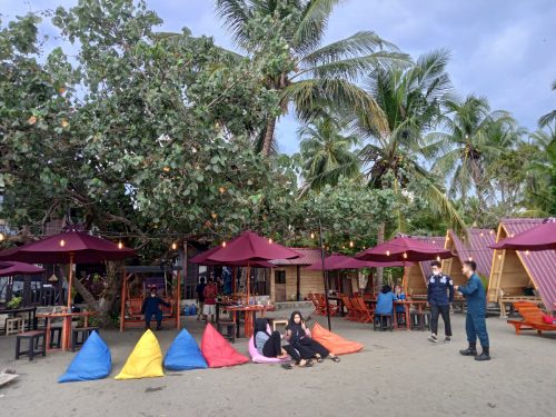Cafe & Resto Paradise Beach Silopo, Jadi Tongkrongan Baru yang Asyik