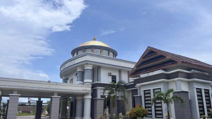 Kantor-DPRD-Kabupaten-Polman-di-Jl-Mun-Yamin-Kelurahan-Takatidung