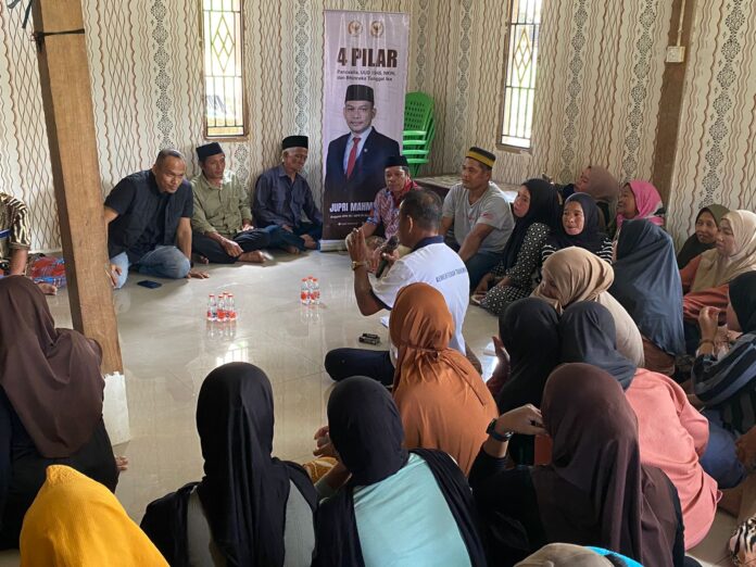 Anggota DPD RI Jupri Mahmud saat sosialisasi 4 pilar MPR RI ke Masayarakat Polewali Mandar