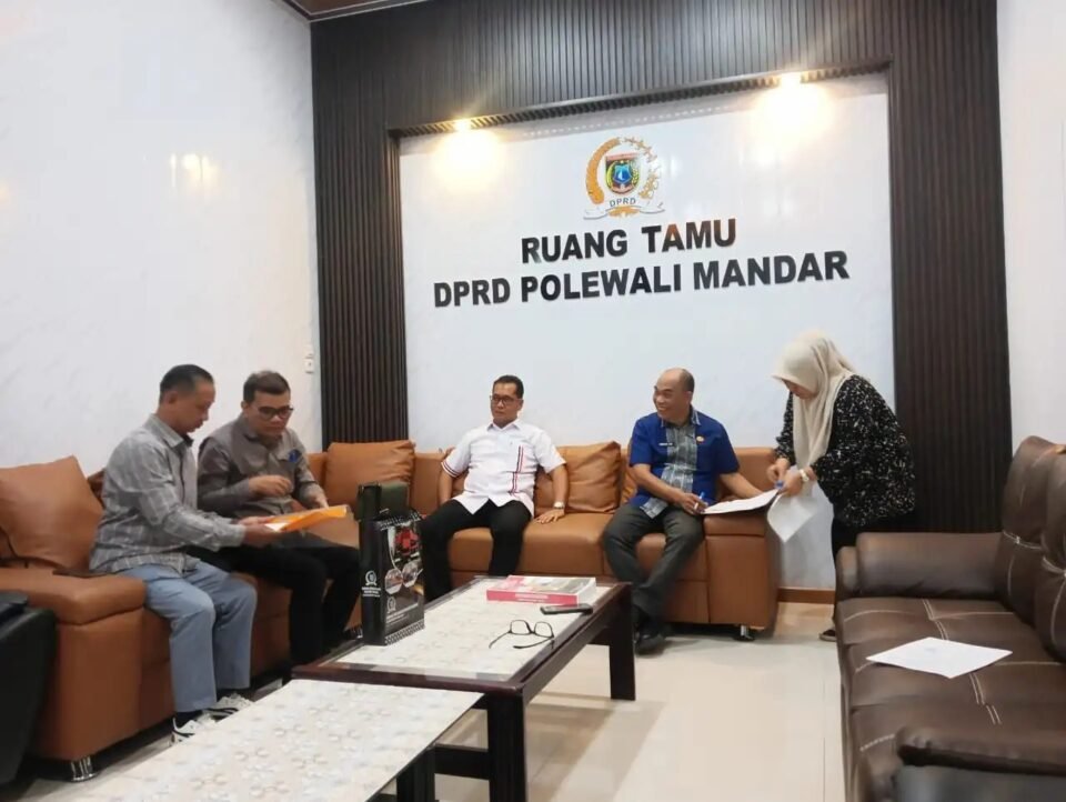 DPRD Kabupaten Banjar, Kalimantan Selatan, melakukan kunjungan kerja ke DPRD Polewali Mandar (Polman), Kamis (26/3/2026)