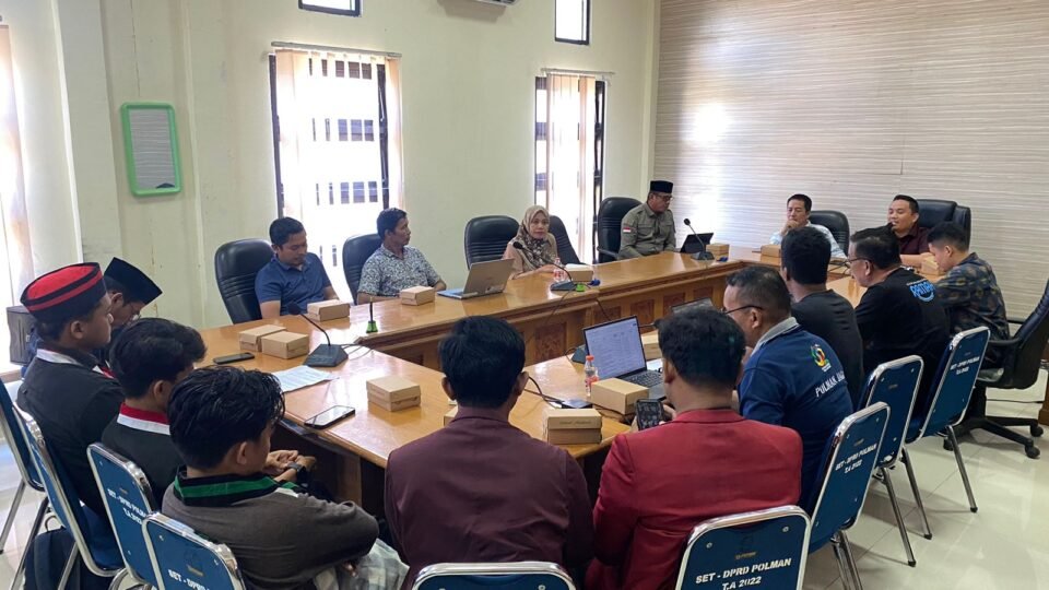 Rapat Dengar Pendapat (RDP) Komisi IV DPRD Polman, Jumat (8/5/2026)