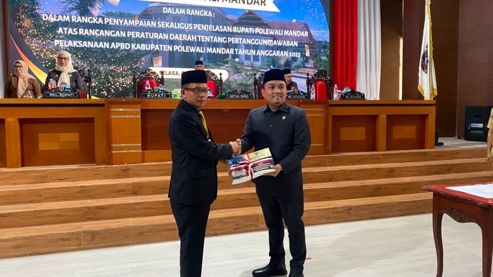 Rapat Paripurna dalam rangka penyampaian laporan akhir Panitia Khusus (Pansus) I, II, dan III sekaligus persetujuan bersama terhadap tiga Rancangan Peraturan Daerah (Ranperda), Selasa (30/6/2026).